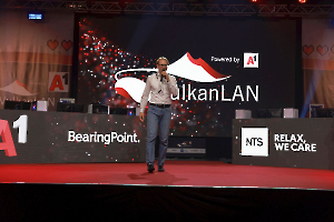 56VulkanLAN_20241027_133734_RY3A6998_dunkellicht_1440px