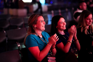 58VulkanLAN_20251024_195003__A748809_dunkellicht