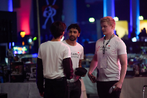 58VulkanLAN_20251024_195219__A748810_dunkellicht