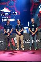 58VulkanLAN_20251024_195551__A748829_dunkellicht