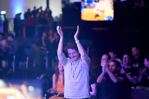 58VulkanLAN_20251024_203147__A748868_dunkellicht