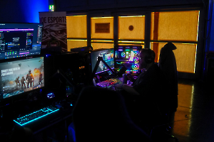 58VulkanLAN_20251025_143550__A748911_dunkellicht