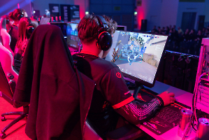 58VulkanLAN_20251025_221651_RY3A8506_dunkellicht