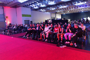 58VulkanLAN_20251025_225436_RY3A8529_dunkellicht