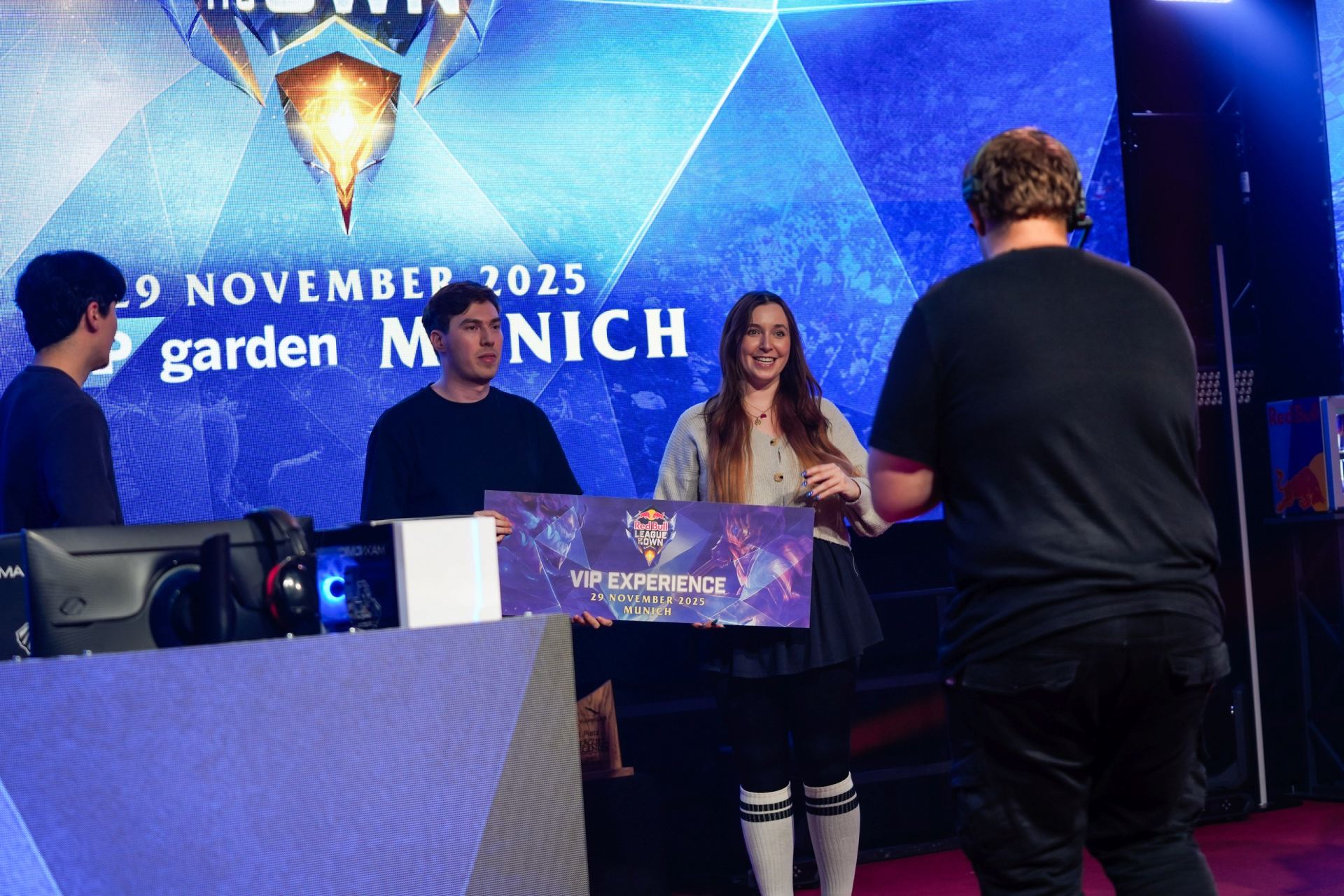 58VulkanLAN 20251025 210416 A749168 dunkellicht